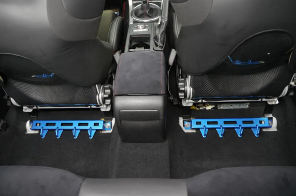 Cusco Renfort Power Brace, ensemble Seat Rail Plus (droit et gauche) 15-21Subaru WRX STi et WRX