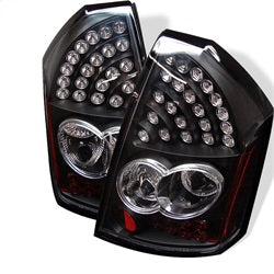 Spyder Feux arrière à DEL — noir — 2005-2007 Chrysler 300 (5000934)