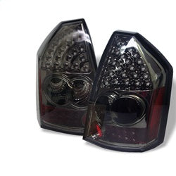 Spyder Feux arrière à DEL — fumé — 2005-2007 Chrysler 300 (5000972)