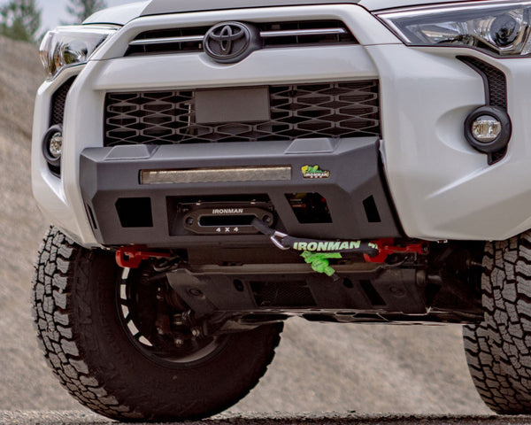 Ironman 4x4 Ensemble de pare-chocs avant pour treuil série Raid 2010+ Toyota 4RUNNER - sans barre lumineuse (BBR078K-N)