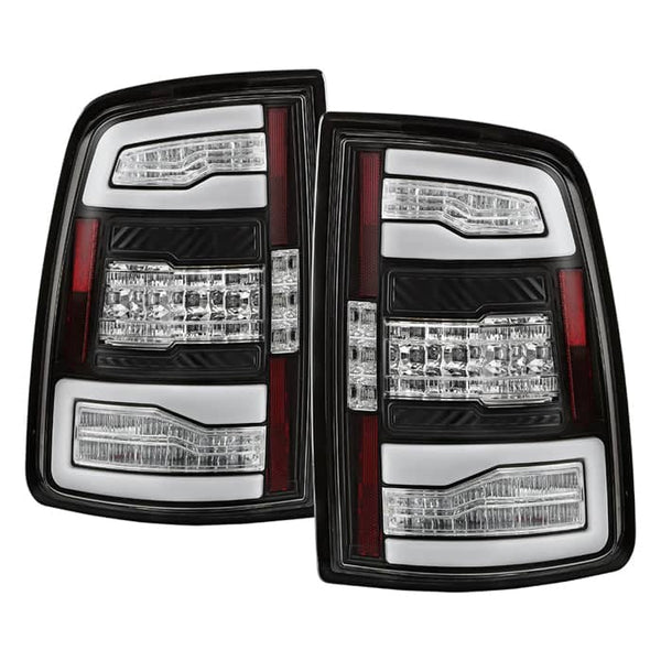 Spyder Feux arrière à DEL noirs - 19-24 Ram 2500/3500 sans feux arrière à DEL d'origine