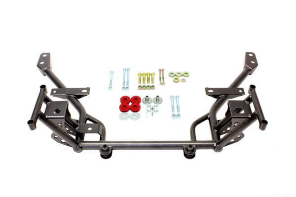 BMR Traverse K-Member avec support moteur abaissé de 1/2 po et supports de crémaillère standard 05-14 S197 Mustang - noir martelé