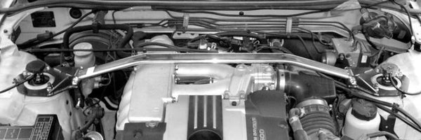 Cusco Barre de renfort de tourelles OS avant pour R33/R34 Nissan Skyline (sauf AWD/GTR)