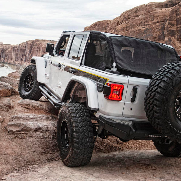 Smittybilt Protections latérales Src Sidearmor avec marches 2018+ Jeep Wranger JL 4 portes - noir légèrement texturé