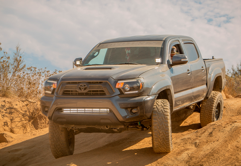 Cali Raised Ensemble de supports de phares d'appoint de montant DEL à profil bas 05-15 Toyota Tacoma - supports sans interrupteur
