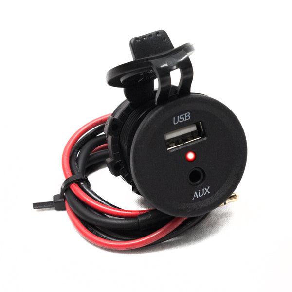 Race Sport Prise ronde 2 ports format douille avec (1) port d'alimentation USB et (1) entrée AUX 3.5mm