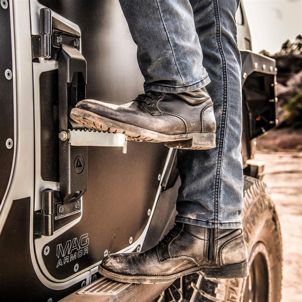 Smittybilt 2007+ Wrangler - 2020+ Gladiator Atlas Door Steps - Sold As Pair - Black Powder Coat Body