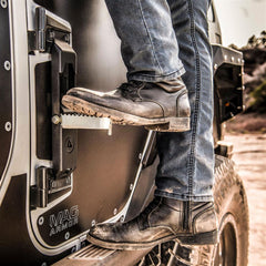 Smittybilt 2007+ Wrangler - 2020+ Gladiator Atlas Door Steps - Sold As Pair - Black Powder Coat Body