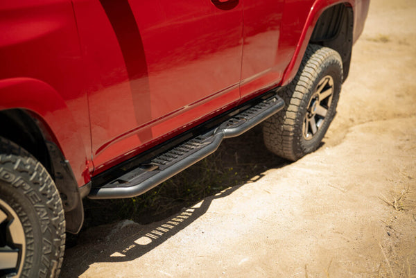 DV8 Offroad Marchepieds latéraux OE Plus 2010-2024 Toyota 4Runner