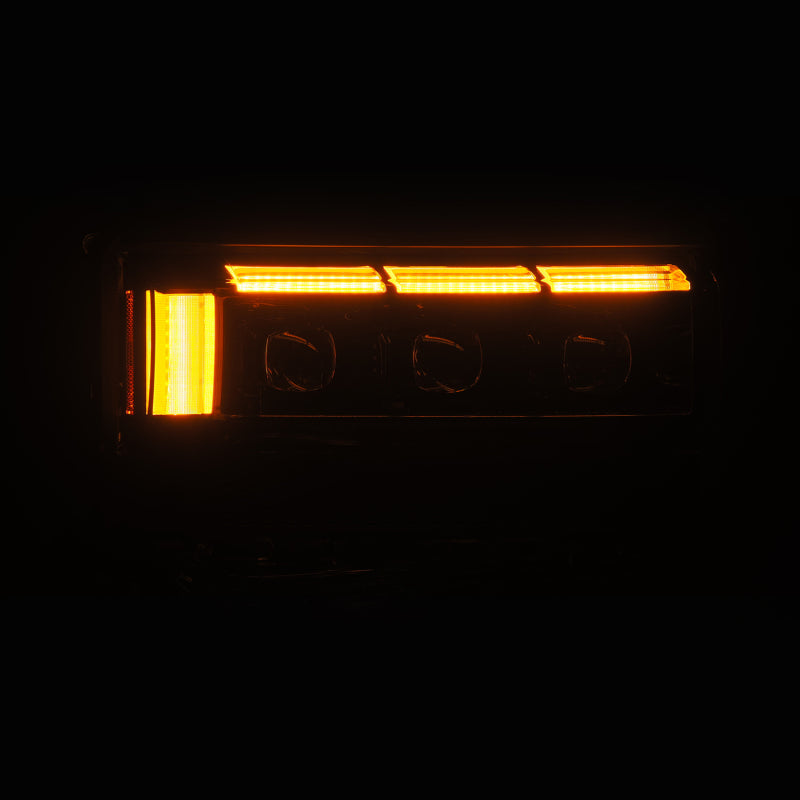 AlphaRex Phare à projecteur DEL NOVA avec éclairage d'activation/clignotant séquentiel/Switchback 24-26 Toyota LC250 - noir Alpha