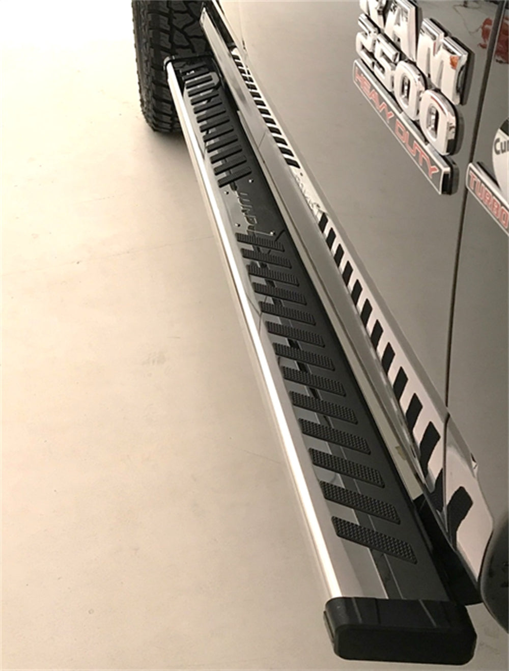 Lund Side Bars Summit Ridge 2.0 - Stainless Steel (LN28665028)